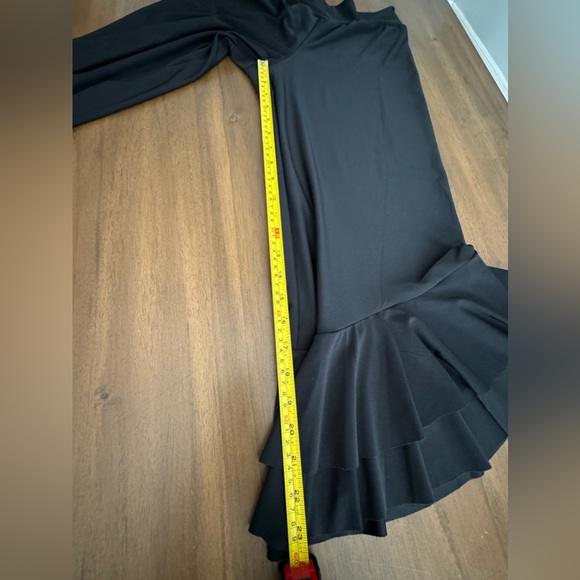 Kaiya Designs Black Cropped Pants Size Small - Picture 5 of 6